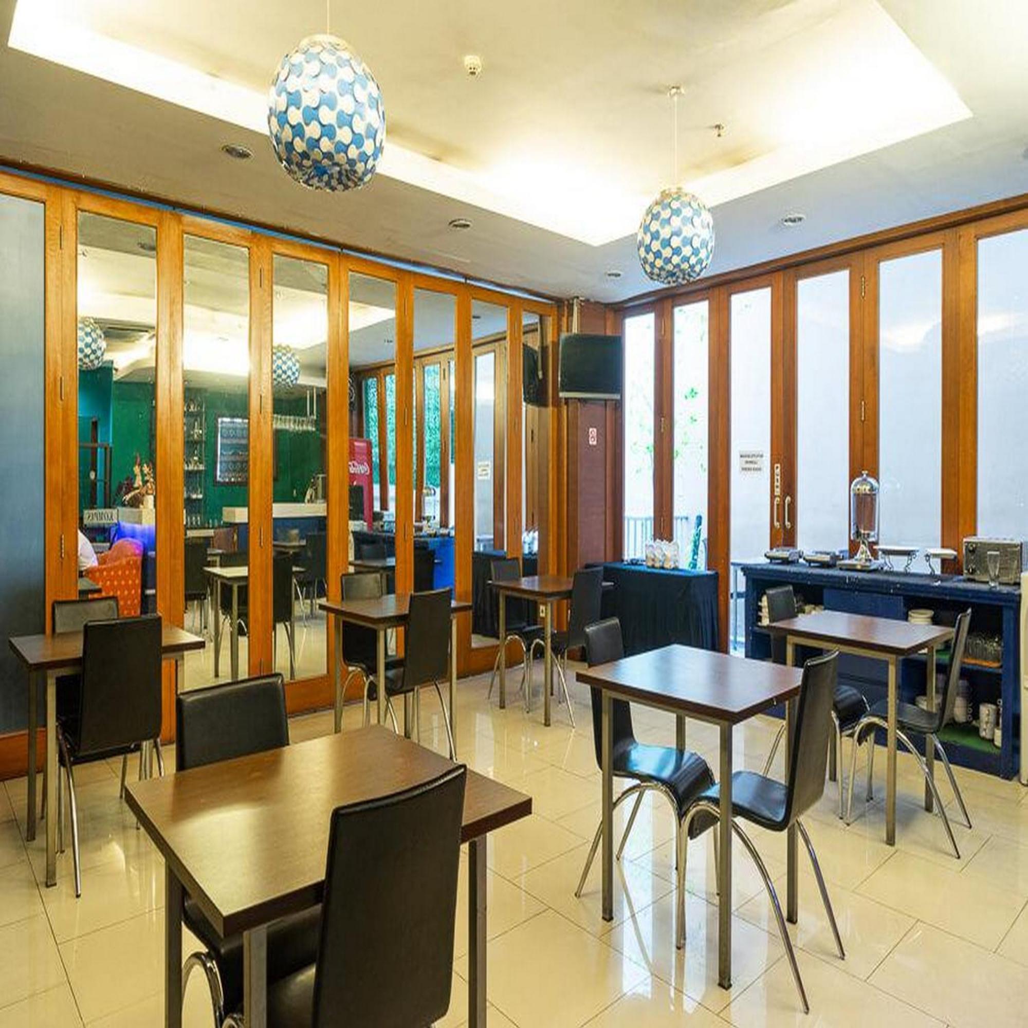 Reddoorz At Blue Pacific Blok M Hotel Jakarta