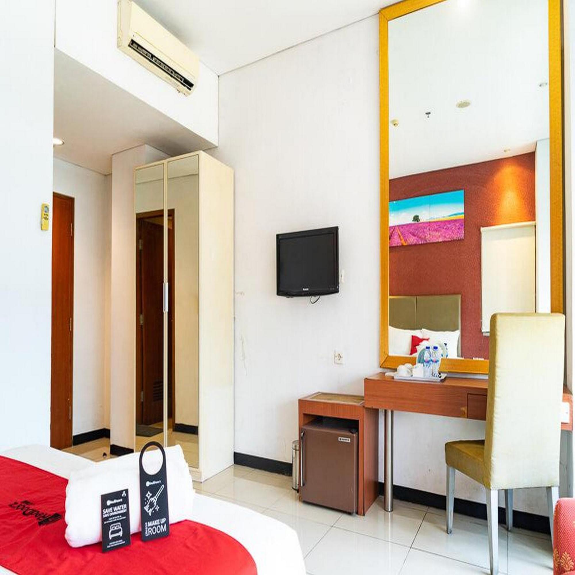 Hotel Reddoorz At Blue Pacific Blok M Jakarta